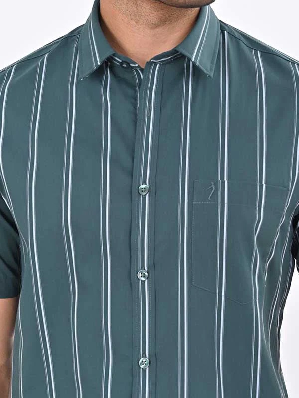 Indian Terrain Men's Regular Fit Half Sleeve Striped Green Shirt